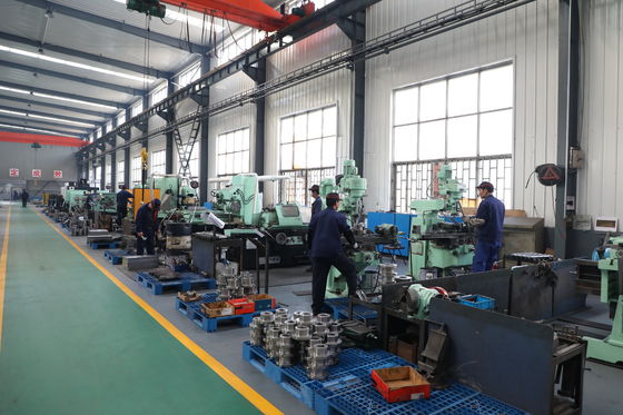 Καυτός - κυλημένος μύλος σωλήνων λουρίδων χάλυβα, σωλήνας χάλυβα που κατασκευάζει τη μηχανή